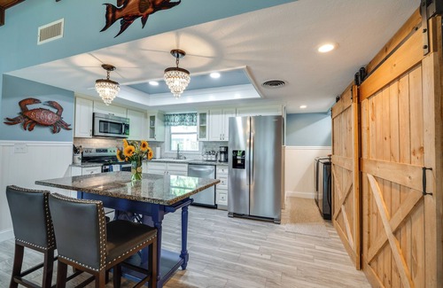 Homosassa House | 2 Mi to Homosassa Springs: Riverfront Home w/Dock