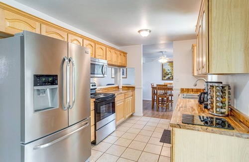 Chambers Heights House | 2 Mi to Hospitals: Home w/Private Yard in Aurora