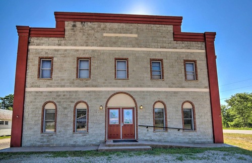 Eben Junction Apartment | 2 Mi to Ice Caves: Pet-Friendly Eben Junction Apt