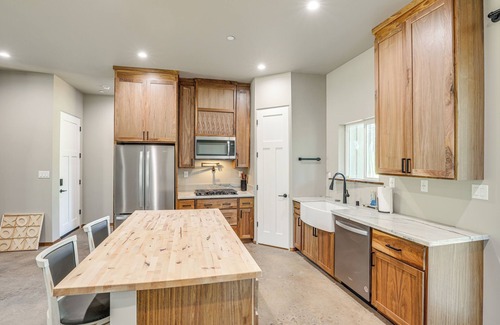Bailey Creek House | 2 Mi to Lake Almanor: Home w/Golf Course Views!