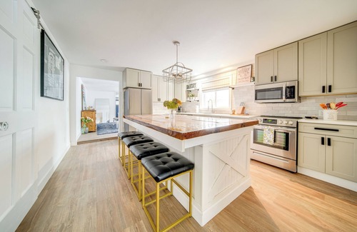 Westfield House | 2 Mi to Lake Erie: Westfield Retreat w/Deck!