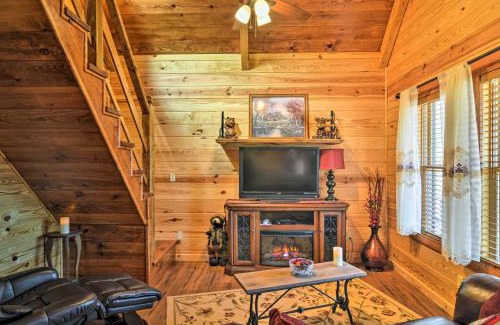 Hot Springs House | 2 Mi to Lake Hamilton Hot Springs Cabin with Loft!