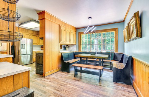 Thomasville House | 2 Mi to Main St Thomasville: Family Home w/Games
