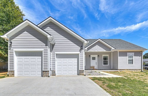 Somerset House | 2 Mi to Marina & Lake Cumberland! Newly Built Home