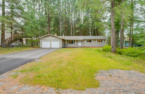 Mendenhall Valley House | 2 Mi to Mendenhall Glacier Forest-View Sanctuary!