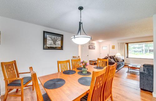 Mendenhall Valley House | 2 Mi to Mendenhall Glacier Forest-View Sanctuary!