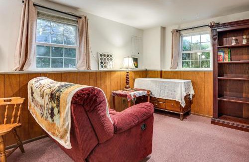 Greenwich Apartment | 2 Mi to NYC Train Greenwich Apt with River View