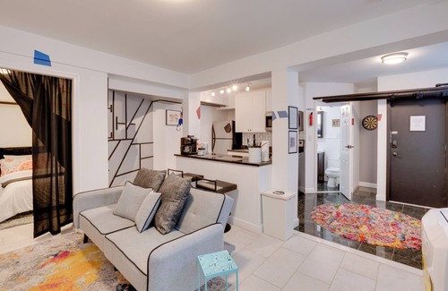 West Side Apartment | 2 Mi to PATH Station: Chic Jersey City Studio!