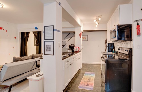 West Side Apartment | 2 Mi to PATH Station: Chic Jersey City Studio!