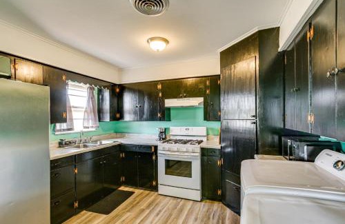 Borger House | 2 Mi to Phillips 66 Refinery Home with Yard