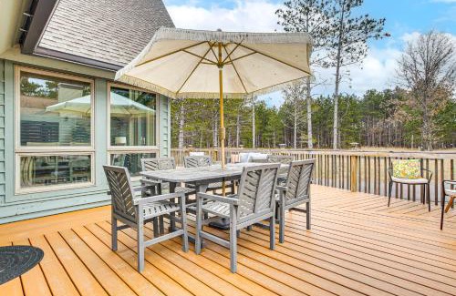Rome House | 2 Mi to Sand Valley Family Getaway with Deck!