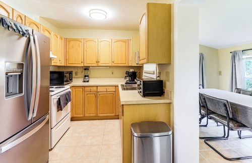 Riviera Beach House | 2 Mi to Shore: Riviera Beach Retreat w/Yard