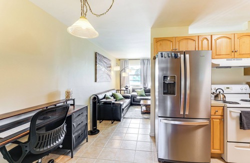 Riviera Beach House | 2 Mi to Shore: Riviera Beach Retreat w/Yard