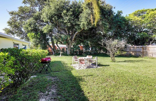 Riviera Beach House | 2 Mi to Shore: Riviera Beach Retreat w/Yard