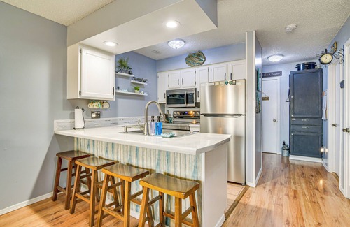 Notch Estates Condo | 2 Mi to Silver Dollar City: Cozy Condo w/Balcony!