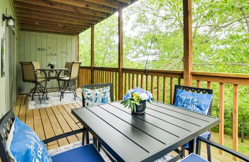 Notch Estates Apartment | 2 Mi to Silver Dollar City Inviting Family Escape