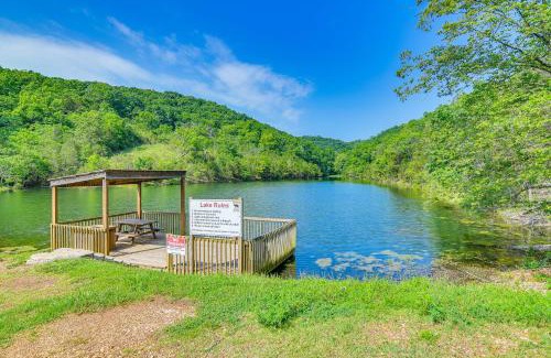 Notch Estates Apartment | 2 Mi to Silver Dollar City Inviting Family Escape