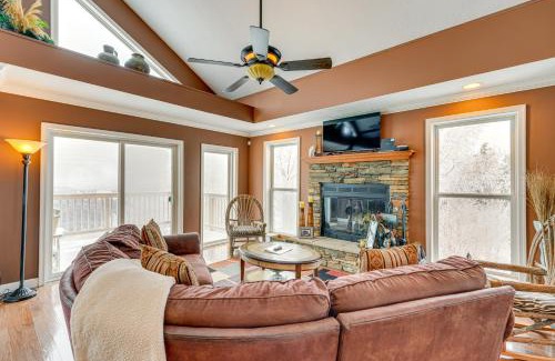 Beech Mountain House | 2 Mi to Ski Resort Beech Mtn Home with Fire Pit!