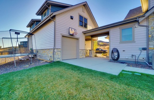 Castle Rock House | 2 Mi to Town: Castle Rock Retreat w/Fireplace!
