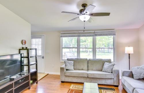 Shorewood-Tower Hills-Harbert Apartment | 2 Mi to Warren Dunes Sawyer Apartment with Deck!