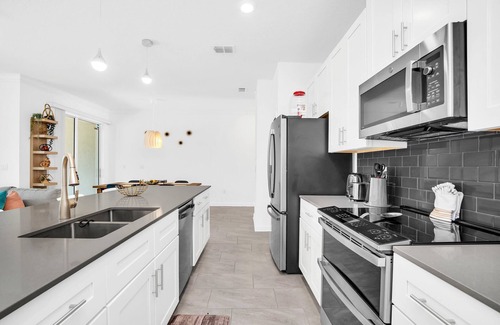 Bay Lake House | 2 Miles Disney/Private Pool/Fab Resort Facilities-lazy river-water slides-wifi