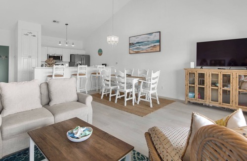 Miramar Beach House | .2 Miles From Beach, Bright and Modern Townhome, 3bd, 3bth