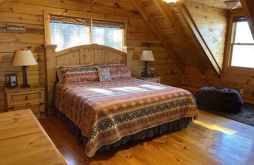 Morganton House | 2 miles from Lake Blue Ridge! 5 miles from downtown Blue Ridge. 3BR-2Ba Sleeps 8