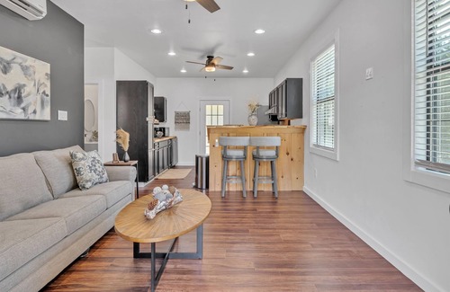Starkville House | 2 Miles from MSU | Modern | Perfect for Couples