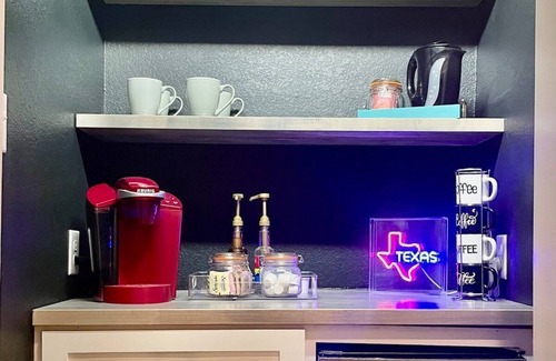 Fort Worth Cultural District House | 2 Min Walk to Dickies + Tranquil Outdoor Patio
