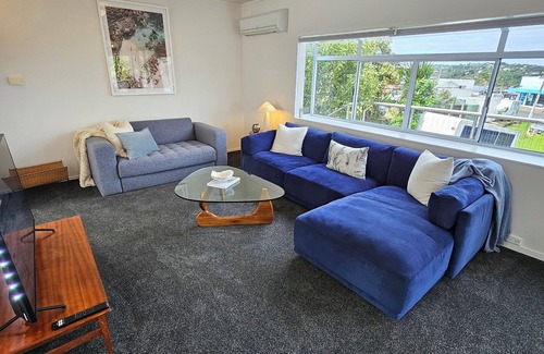 Blackpool House | 2 min walk to the shops,restaurants and bars with a hot tub