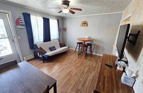Old Orchard Beach Condo | 2 min walk to the beach. Pet friendly condo