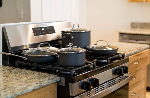 Old Town West House | 2 Mins from Metro - A Vibrant Old Town Xcape