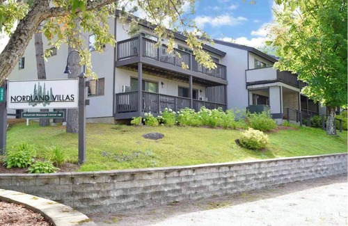 Jeffersonville Condo | 2-minute ski trail to the lift Smuggs Condo⭐️