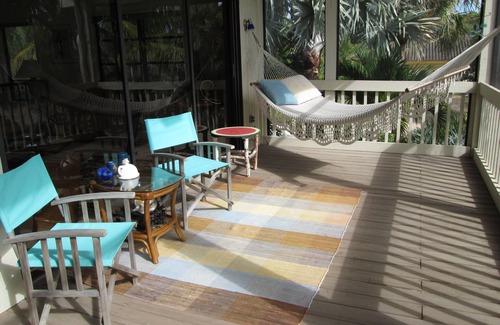 Sanibel House | 2 Minute Stroll To The Beach From The 'Beach House'