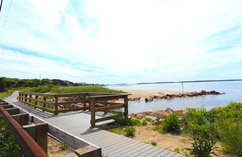 Hyannis Cottage | 2 Minute Walk to Beach Pet Friendly Romantic Cottage - A/C, fenced yard