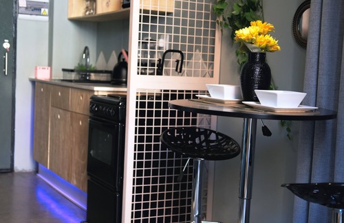 Greater Johannesburg Metropolitan Area Apartment | 2 Minutes Away From The Maboneng Precinct