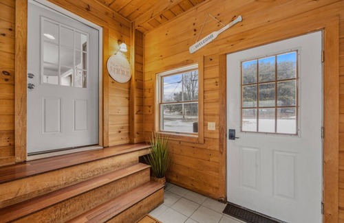 Lamoine House | 2 minutes to Lamoine State Park! Ocean View, Fire pit, & Games