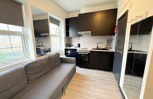 Golders Green Apartment | 2 minutes walk to Golder's Green Station