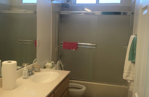 Elk Grove House | 2 Minutes walking distance to local Park