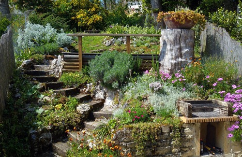 Saint-Palais-sur-Mer House | 2 mn walk from Nauzan beach, 2bed house, terraces, parking, WIFI, enclosed garden