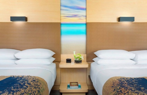 South Beach Hotel | 2 Modern Units in South Beach – Pet-Friendly, & Close to Dining and Shopping