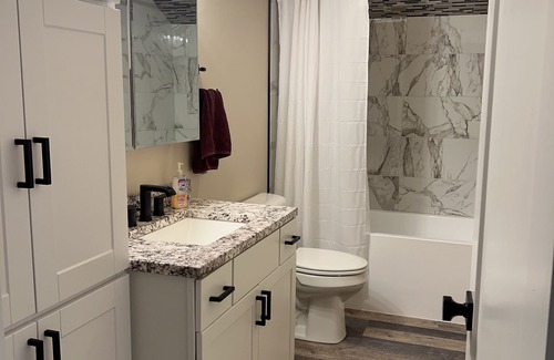Orchard Homes Apartment | 2 month minimum stay. 1 Bedroom 1 Bath with a spare room for guests or office.