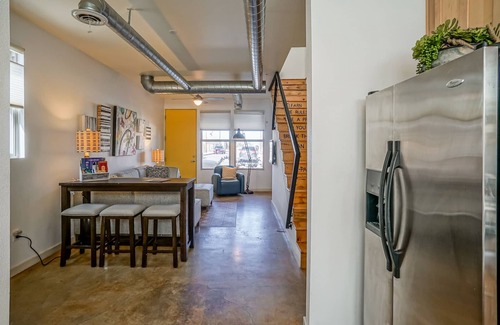 Downtown Albuquerque Condo | #2-Mount Condo · Urban! Art! 1bd1ba Condo near Old Town/Sawmill