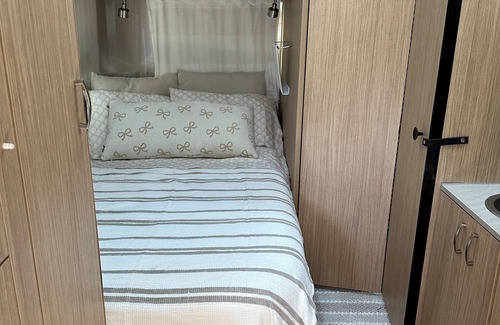 Woodstock House | 2 Mustangs RV in Woodstock