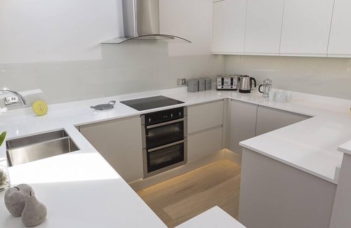 Bugford Apartment | 2 NEW BARN, HILLFIELD VILLAGE in Dartmouth