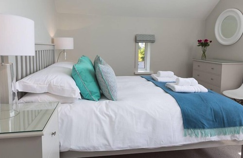 Bugford Apartment | 2 NEW BARN, HILLFIELD VILLAGE in Dartmouth