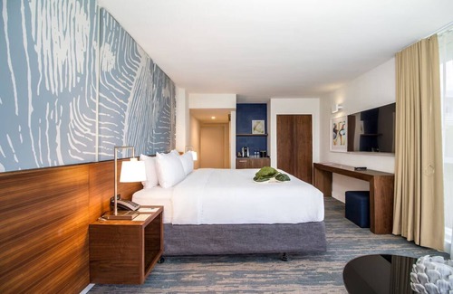 Central Beach Hotel | 2 Ocean View Resort Units with Outdoor Pool Close to Local Gems