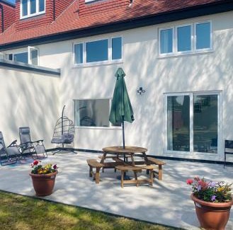 East Grinstead House | 2 Orchard Farm Cottages, Sleeps 10, Large Garden