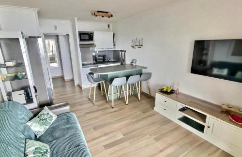 Theoule-Superieur Apartment | 2 P vue panoramique classé 3 étoiles sur la baie de Cannes avec Garage