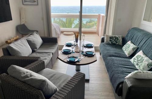 Theoule-Superieur Apartment | 2 P vue panoramique classé 3 étoiles sur la baie de Cannes avec Garage